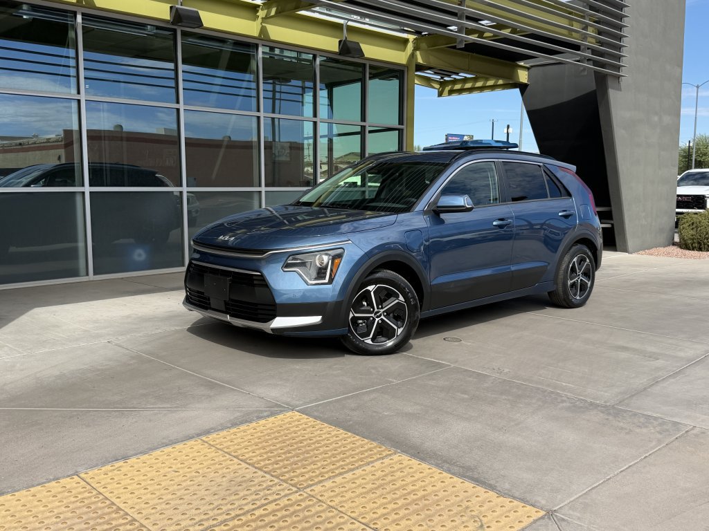 Used 2023 Kia Niro EX FWD image 1