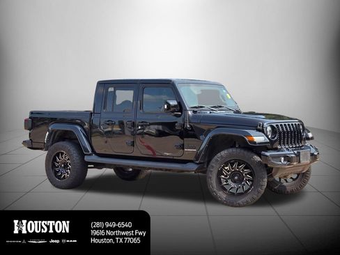 Used 2022 Jeep Gladiator Overland AWD/4WD image 3