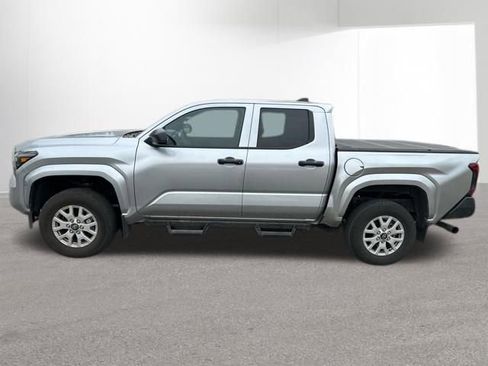 Used 2024 Toyota Tacoma SR image 5