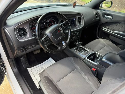 Used 2022 Dodge Charger SXT RWD image 13