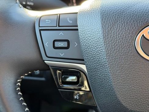 Used 2025 Toyota Camry SE FWD image 23