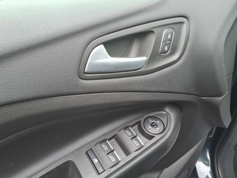 Used 2019 Ford Escape SE image 14