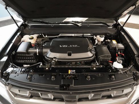 Used 2022 Chevrolet Colorado Z71 w/ Safety Package image 14