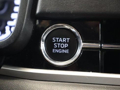 Used 2024 Mitsubishi Outlander SE AWD/4WD image 19