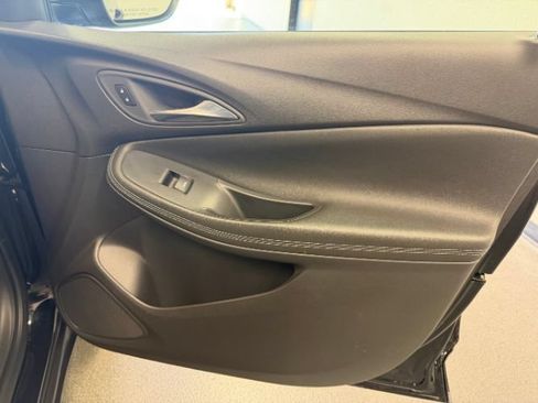 Used 2025 Buick Encore GX Preferred FWD image 32