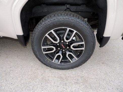 New 2026 GMC Sierra 1500 AT4 w/ AT4 Premium Package image 9