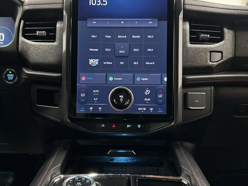 Used 2024 Ford Expedition Limited AWD/4WD image 21