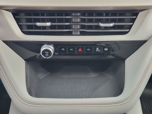 New 2026 Ford Explorer Active RWD image 19