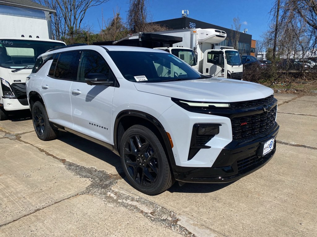 New 2026 Chevrolet Traverse RS w/ LPO, Floor Liner Package AWD/4WD image 1