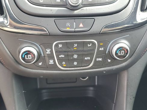 Used 2023 Chevrolet Equinox RS FWD image 18
