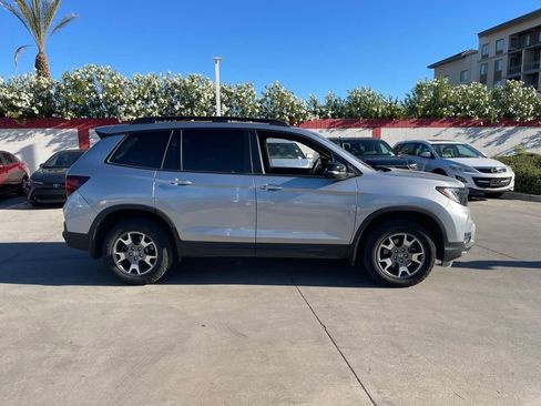 Used 2023 Honda Passport TrailSport image 3