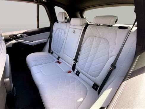 Used 2023 BMW X5 sDrive40i w/ Parking Assistance Package RWD image 19