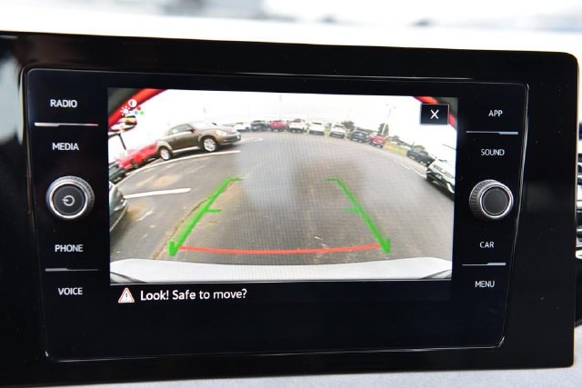 Used 2025 Volkswagen Jetta SE w/ Sunroof Package FWD image 13