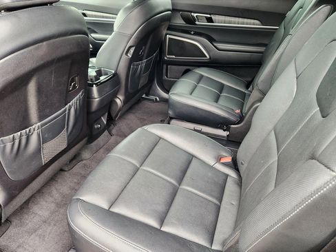 Used 2025 Kia Telluride EX w/ EX Captain's Chair Package image 30