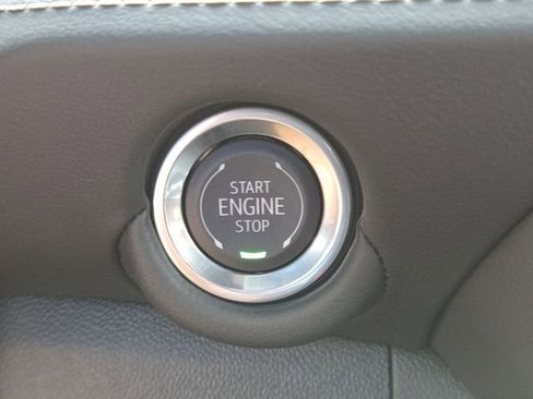 New 2025 Chevrolet Suburban Premier AWD/4WD image 19