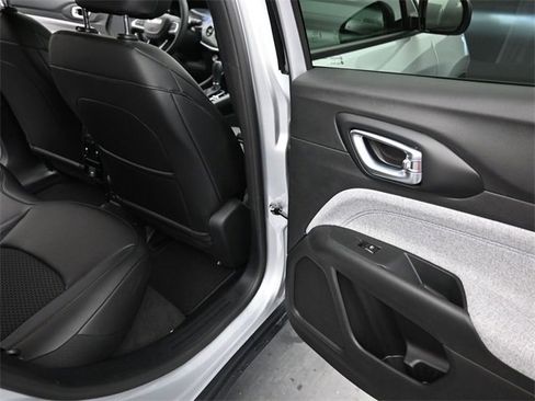 New 2026 Jeep Compass Latitude image 20