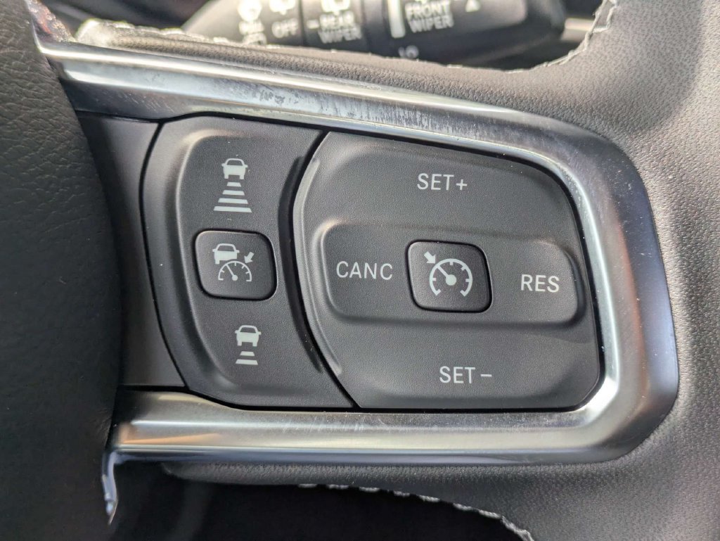 Used 2026 Jeep Wrangler Unlimited Sahara AWD/4WD image 27