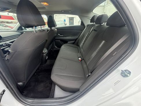 Used 2025 Hyundai Elantra SEL image 28