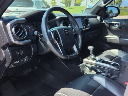 Used 2023 Toyota Tacoma TRD Off-Road w/ TRD Premium Off Road Package AWD/4WD image 7