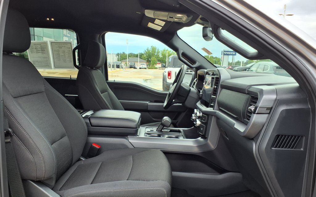 Used 2025 Ford F150 XLT w/ Equipment Group 302A MID AWD/4WD image 17