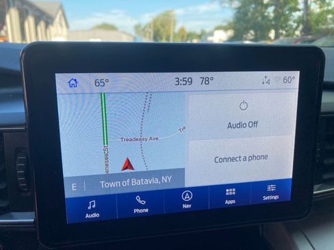 Used 2022 Ford Explorer XLT w/ Equipment Group 202A image 23