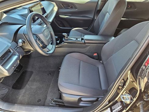 Used 2025 Toyota Prius LE image 11