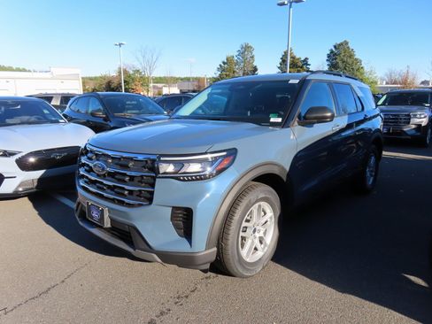 New 2026 Ford Explorer Active image 3