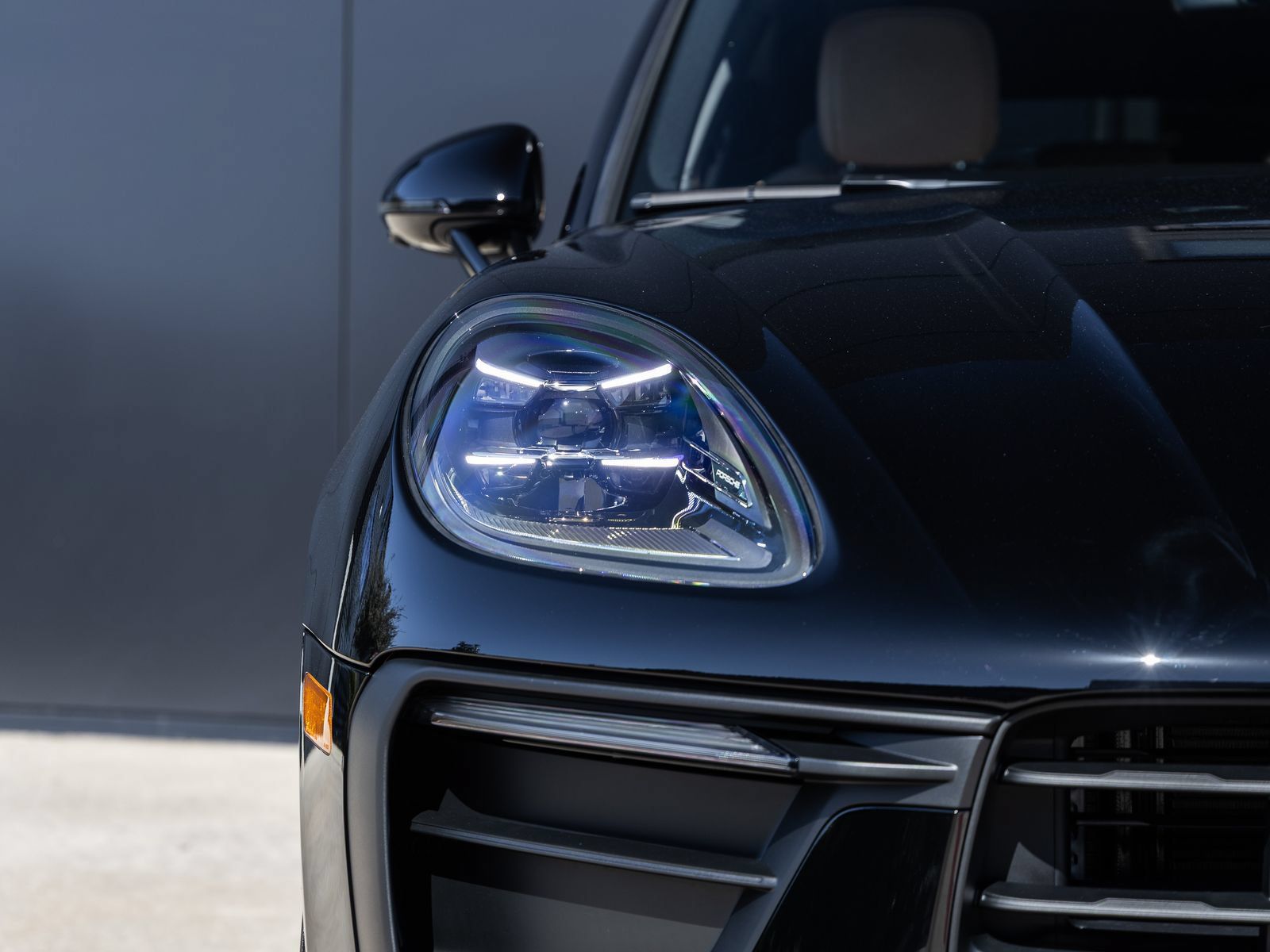 Certified 2026 Porsche Macan AWD/4WD image 18