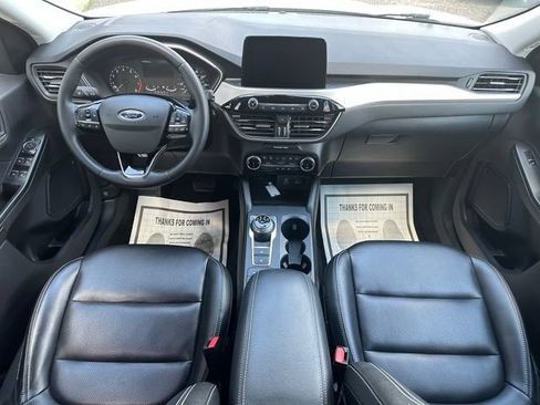 Used 2022 Ford Escape SEL AWD/4WD image 16