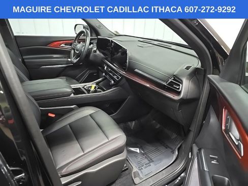 Used 2024 Chevrolet Traverse Z71 w/ Enhanced Driving Package AWD/4WD image 15