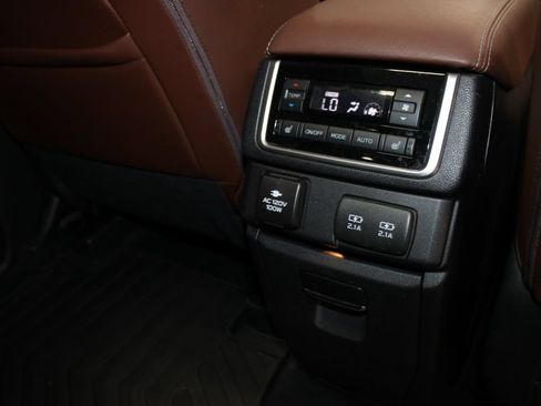Used 2021 Subaru Ascent Touring AWD/4WD image 27