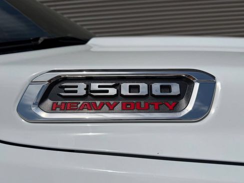 Used 2024 RAM 3500 Tradesman w/ Chrome Appearance Group AWD/4WD image 16