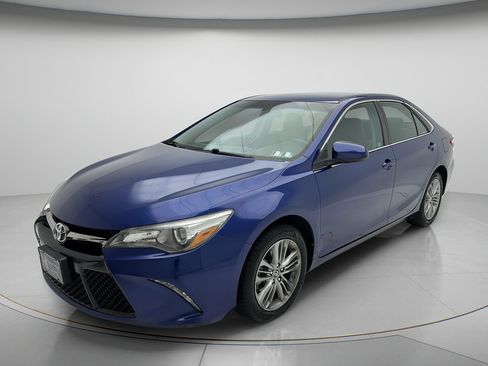 Used 2016 Toyota Camry SE FWD image 6
