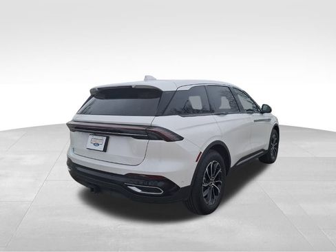 Used 2024 Lincoln Nautilus Premier w/ Equipment Group 102A image 5