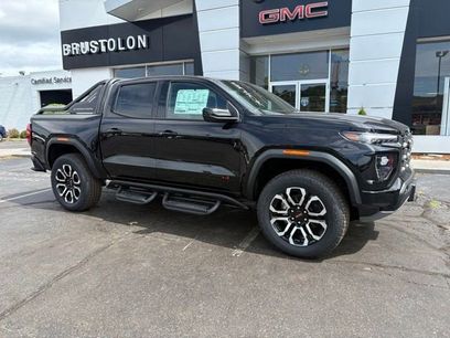 New 2025 GMC Canyon AT4 w/ Nightfall Edition