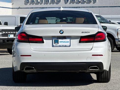 Used 2023 BMW 530i w/ Convenience Package RWD image 5