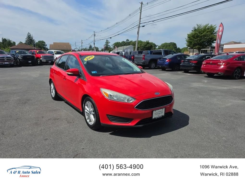 Used 2015 Ford Focus SE FWD image 1