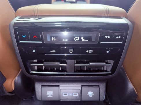 Used 2023 Acura MDX SH-AWD w/ Advance Package image 18