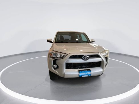 Used 2016 Toyota 4Runner SR5 AWD/4WD image 3