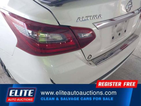 Used 2017 Nissan Altima 2.5 SR w/ Midnight Edition Package image 11