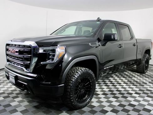 Used 2021 GMC Sierra 1500 4x4 Crew Cab w/ Sierra Value Package image 4