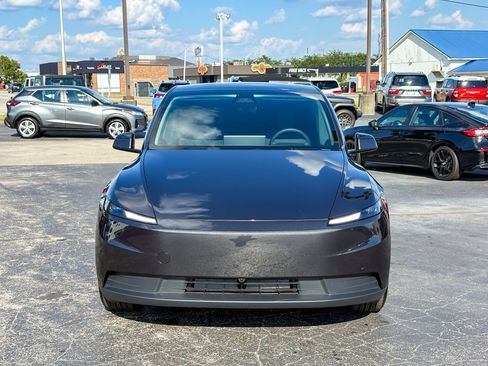 Used 2026 Tesla Model Y AWD image 4