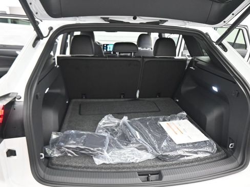 Used 2026 Volkswagen Atlas Cross Sport SEL Premium R-Line AWD/4WD image 38