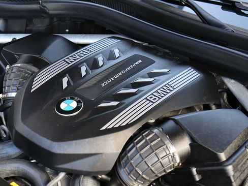 Used 2021 BMW X6 M50i w/ Executive Package image 65