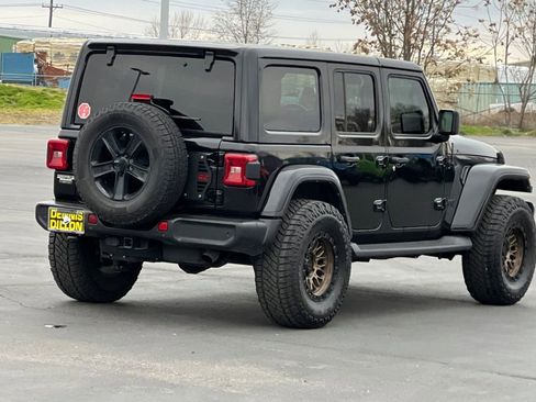 Used 2021 Jeep Wrangler Unlimited Sahara AWD/4WD image 4