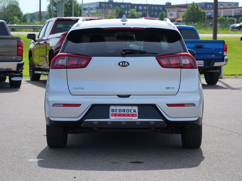 Used 2017 Kia Niro LX FWD image 4