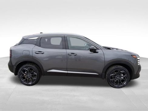 New 2026 Nissan Kicks SR w/ SR Premium Package FWD image 8