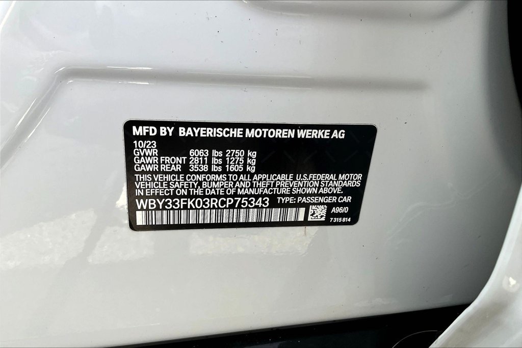 Used 2024 BMW i5 eDrive40i w/ Executive Package RWD image 19