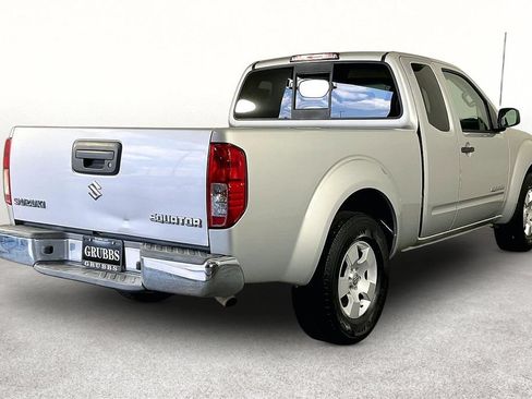 Used 2012 Suzuki Equator Premium RWD image 4