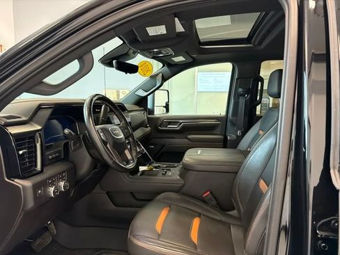 Used 2024 GMC Sierra 2500 AT4 w/ AT4 Premium Plus Package AWD/4WD image 16